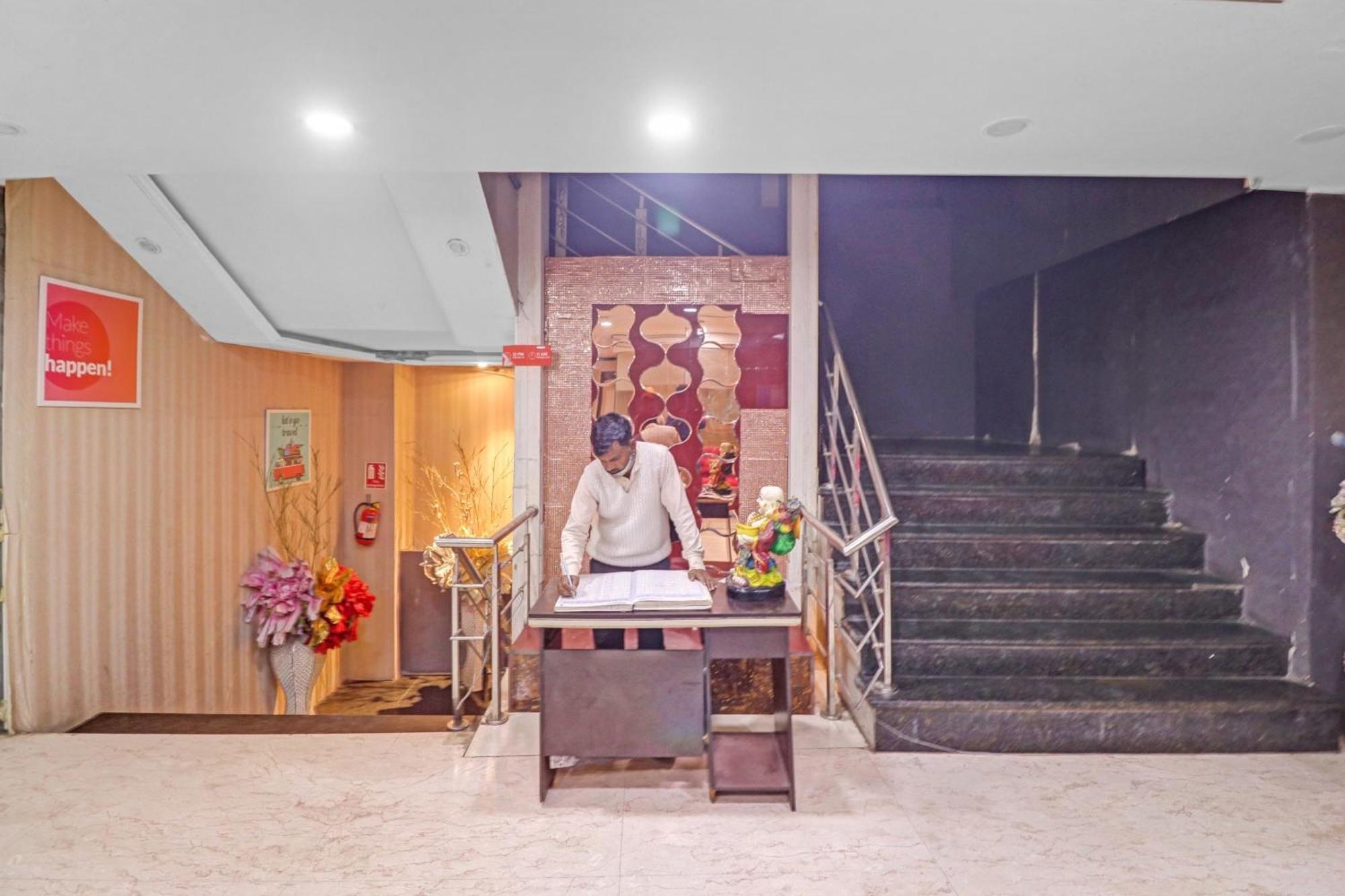 Hotel Collection O Seven Heaven Neu-Delhi Exterior foto