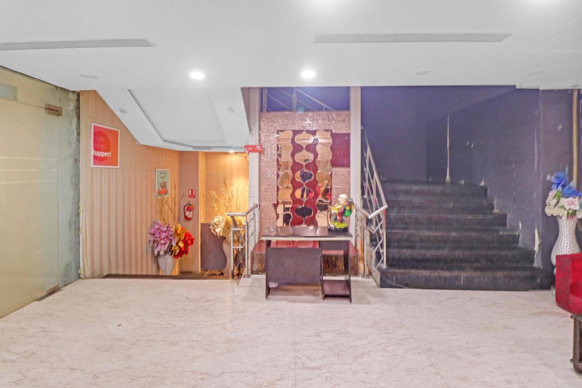 Hotel Collection O Seven Heaven Neu-Delhi Exterior foto