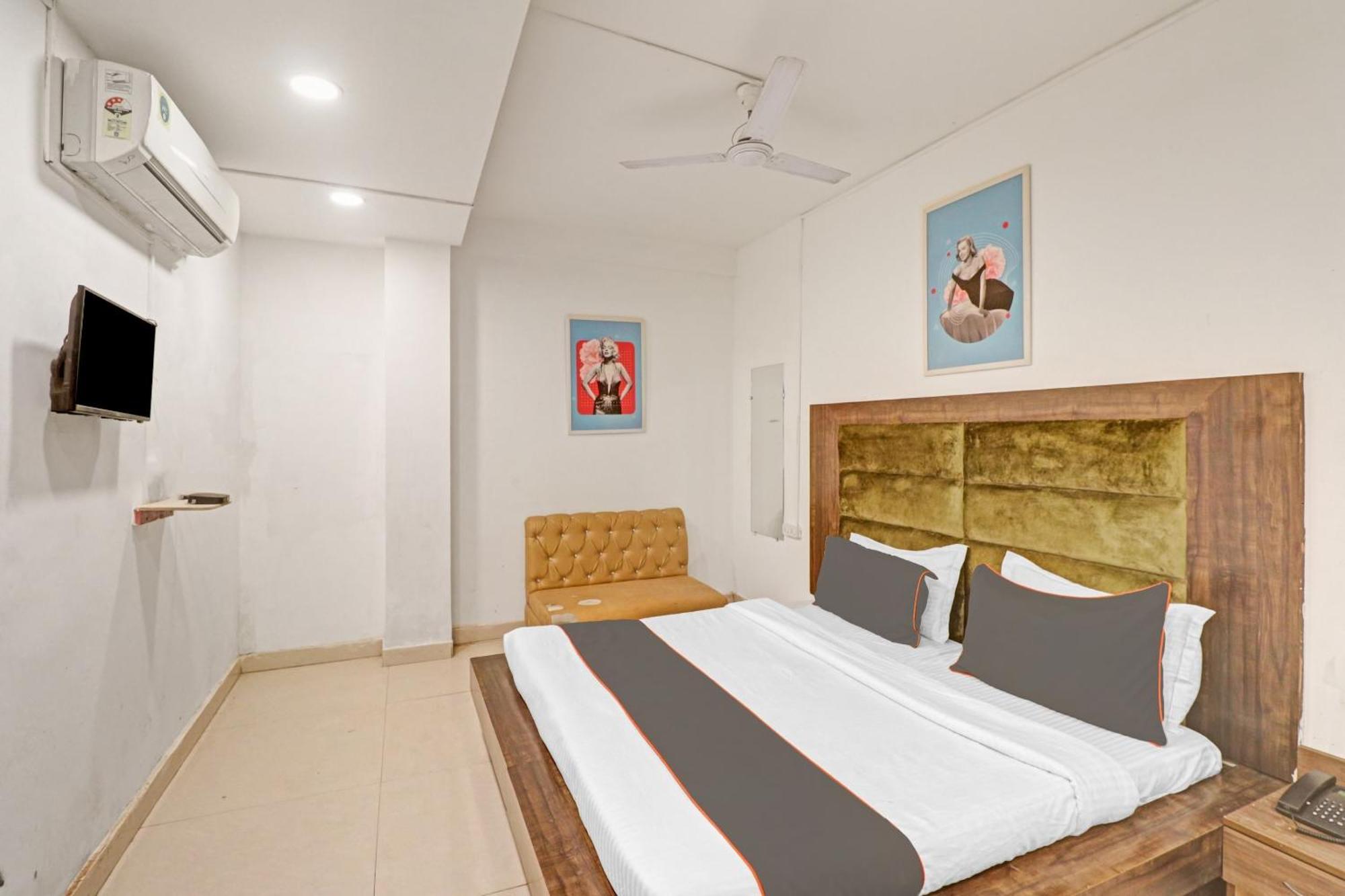 Hotel Collection O Seven Heaven Neu-Delhi Exterior foto