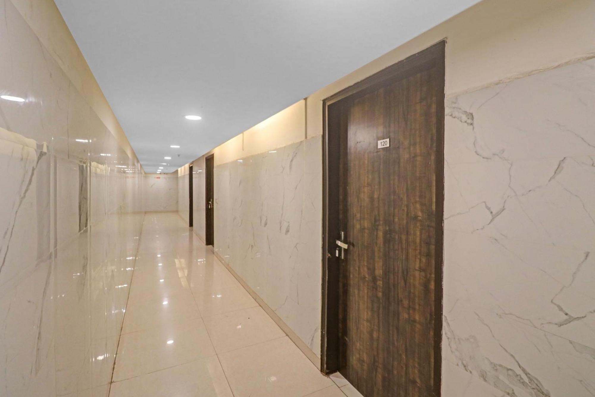 Hotel Collection O Seven Heaven Neu-Delhi Exterior foto